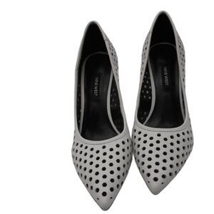NINE WEST WHITE PERFORATED UPPER POINTED TOE PUMPS BLACK POLKA DOT CUTOUT SZ 9M